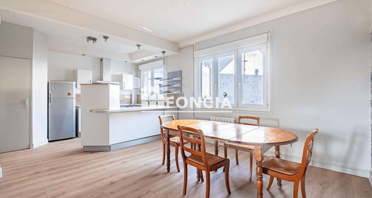 Centre ville - APPARTEMENT T3 avec balcon et caveau - photo 3