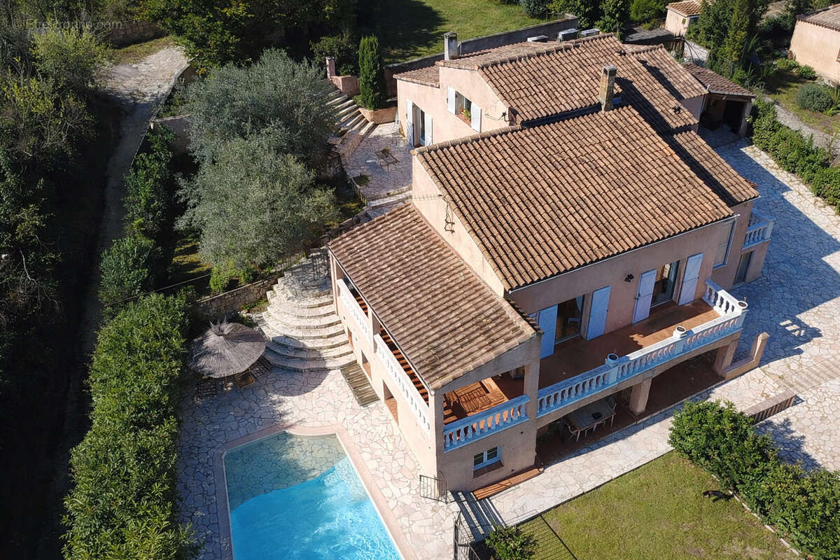 Maison à SOLLIES-TOUCAS