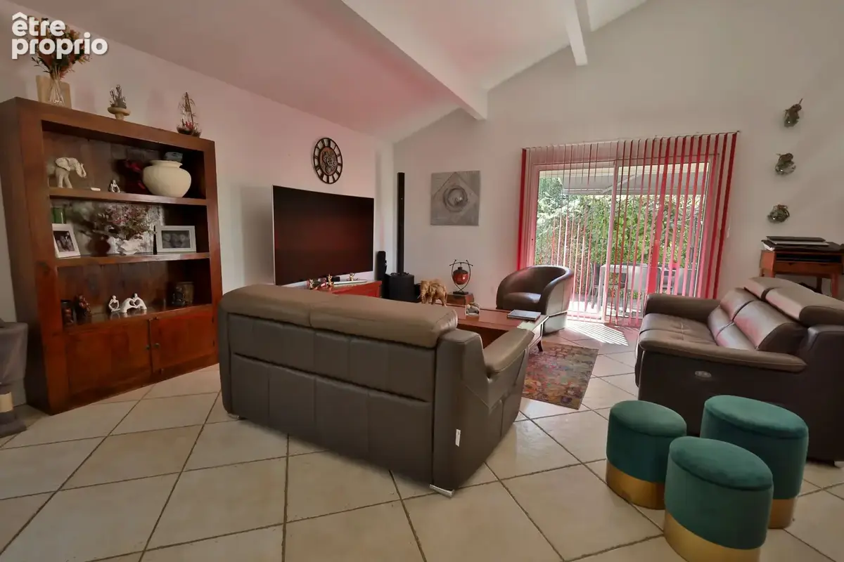 Maison Type 4 - 146m2 habitables - Terrain 1665m2 - Piscine - photo 8