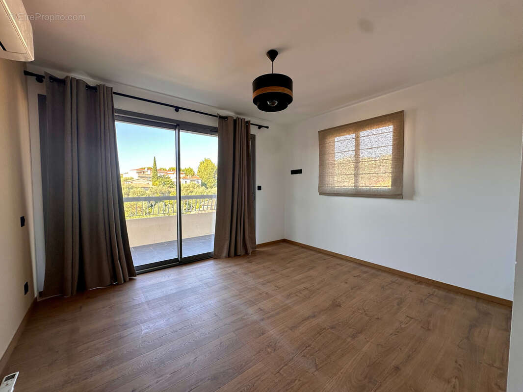 Appartement à VENCE