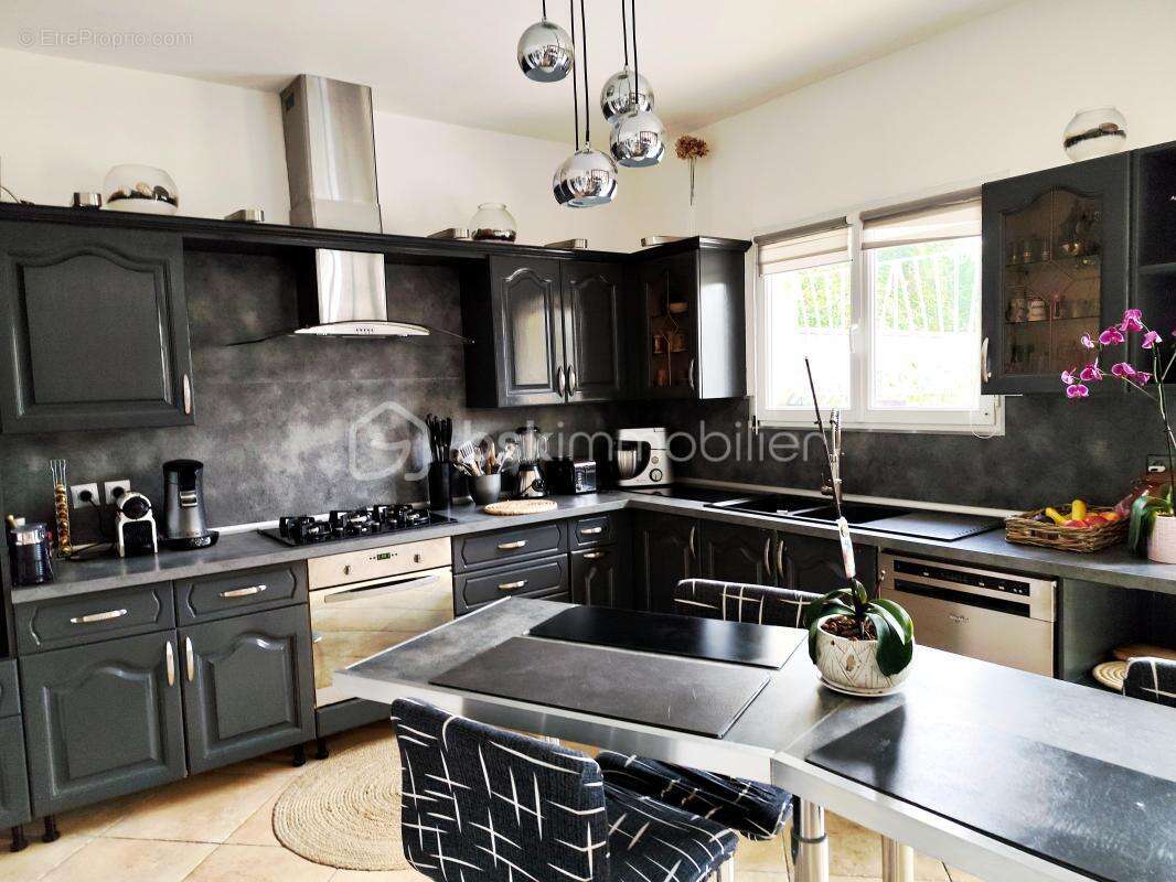 Maison à FARGUES-SAINT-HILAIRE