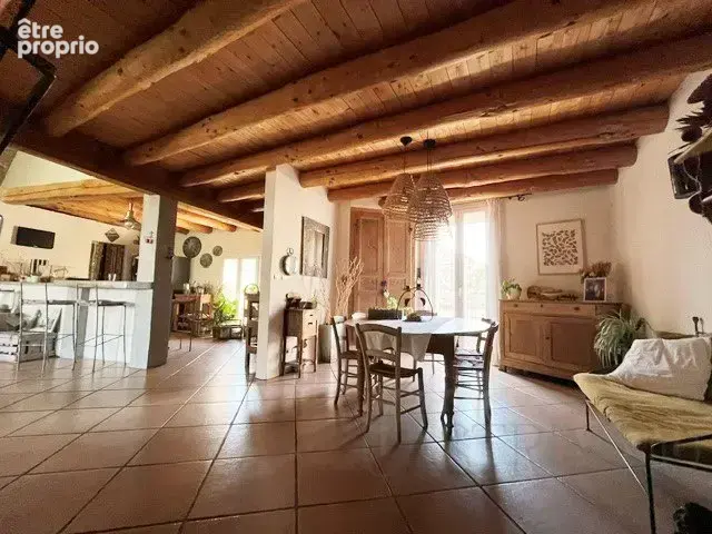 Maison à SAINT-HILAIRE-DE-BEAUVOIR