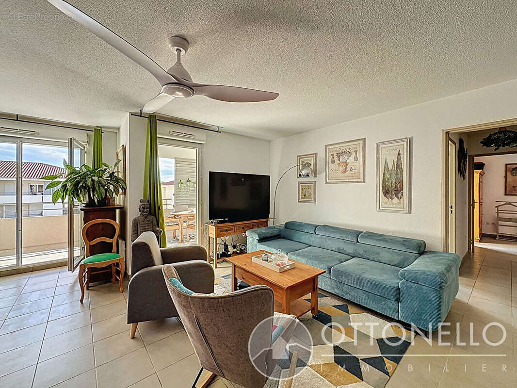 Appartement à ROQUEBRUNE-SUR-ARGENS
