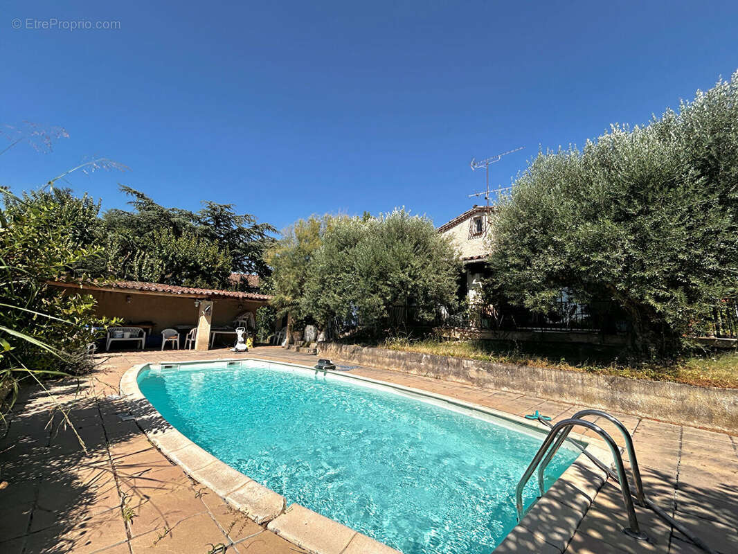 Maison familiale 6 pièces avec piscine ? Vie de plain-pied ? Terrain de 1 097 m² - photo 2