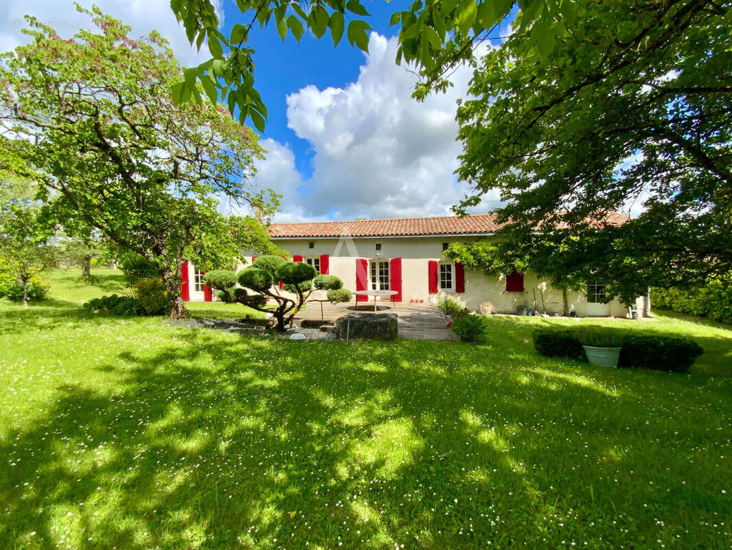 Maison à JONZAC