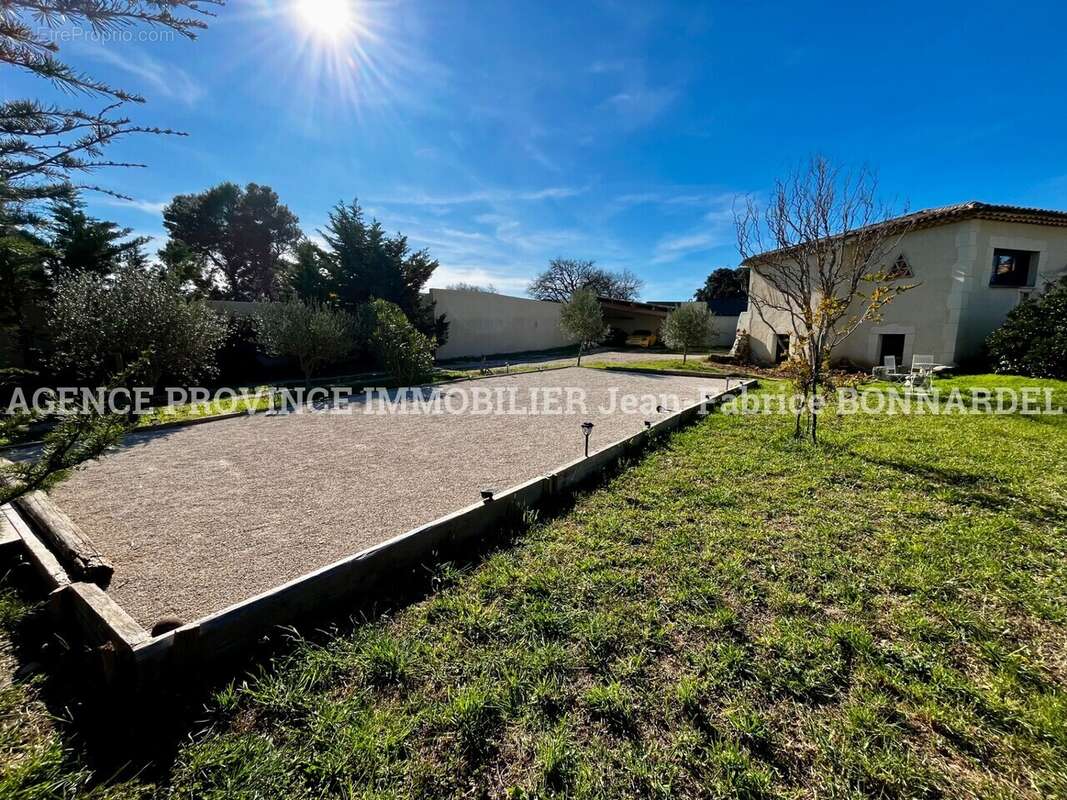 Maison à SAINTE-CECILE-LES-VIGNES