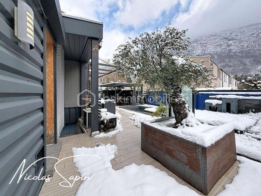 Maison à SAINT-EGREVE