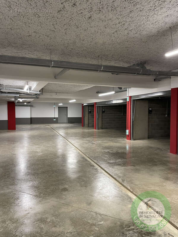 Appartement à CHARBONNIERES-LES-BAINS