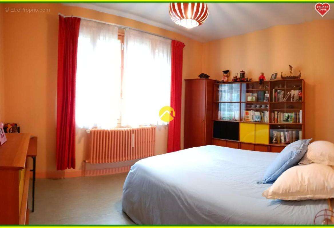 Maison à NEUVY-SUR-BARANGEON