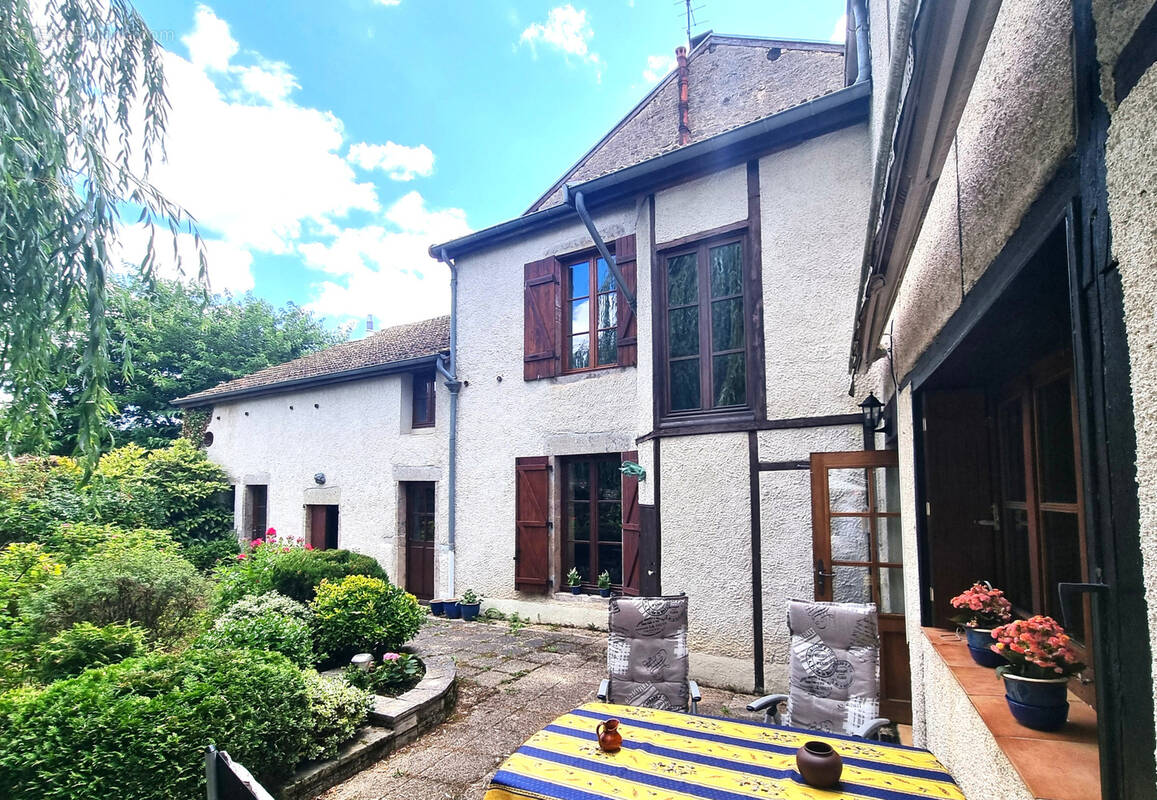 Maison à NOLAY