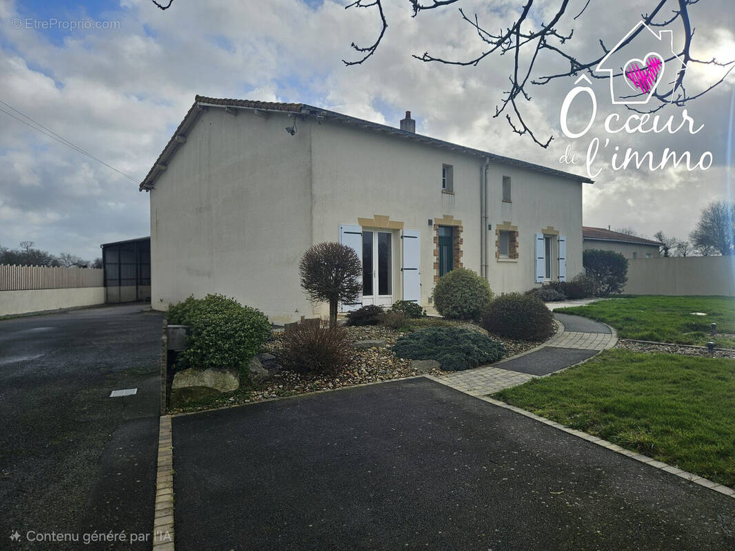 Maison à MAZIERES-EN-MAUGES