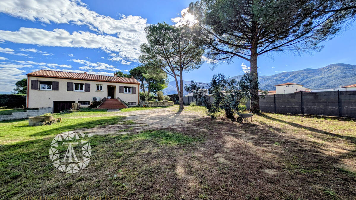 Maison à VILLELONGUE-DELS-MONTS