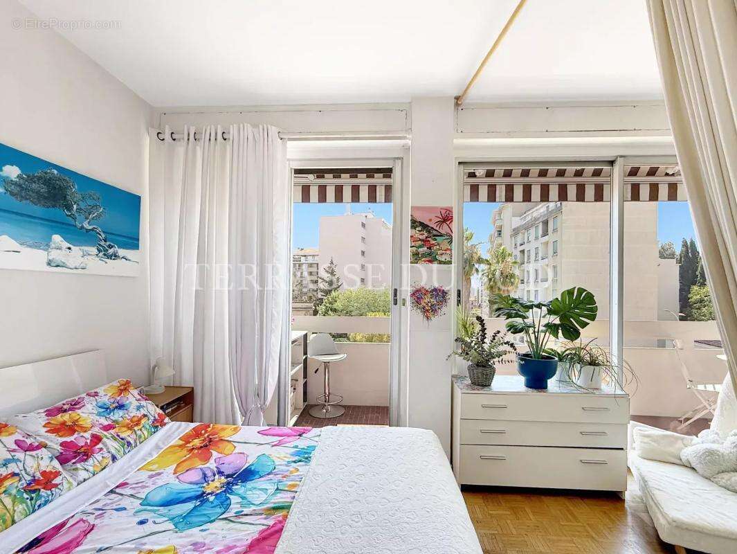 Appartement à MARSEILLE-6E