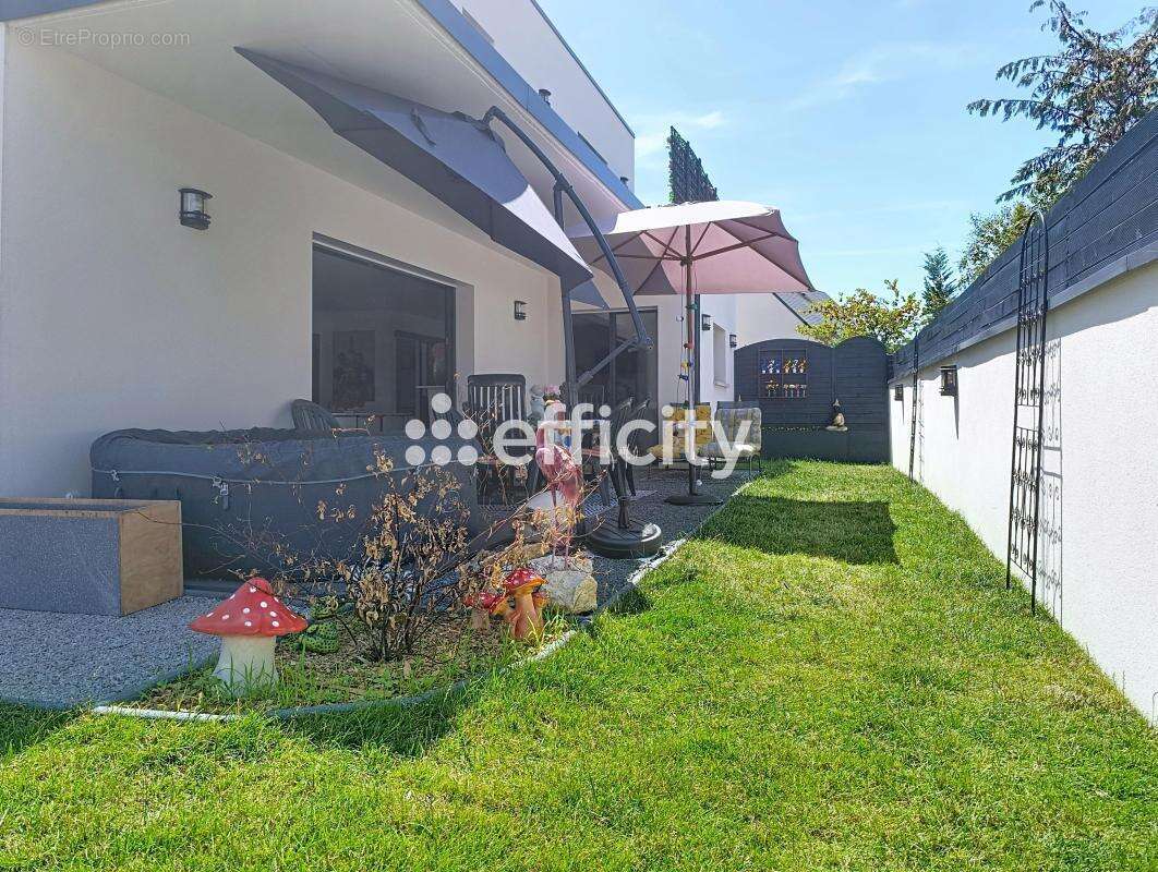 Maison 182 m² à Ballan-Mire  - photo 8
