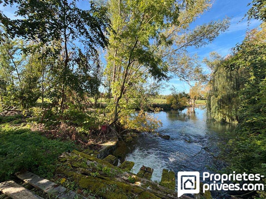 Maison à MEHUN-SUR-YEVRE