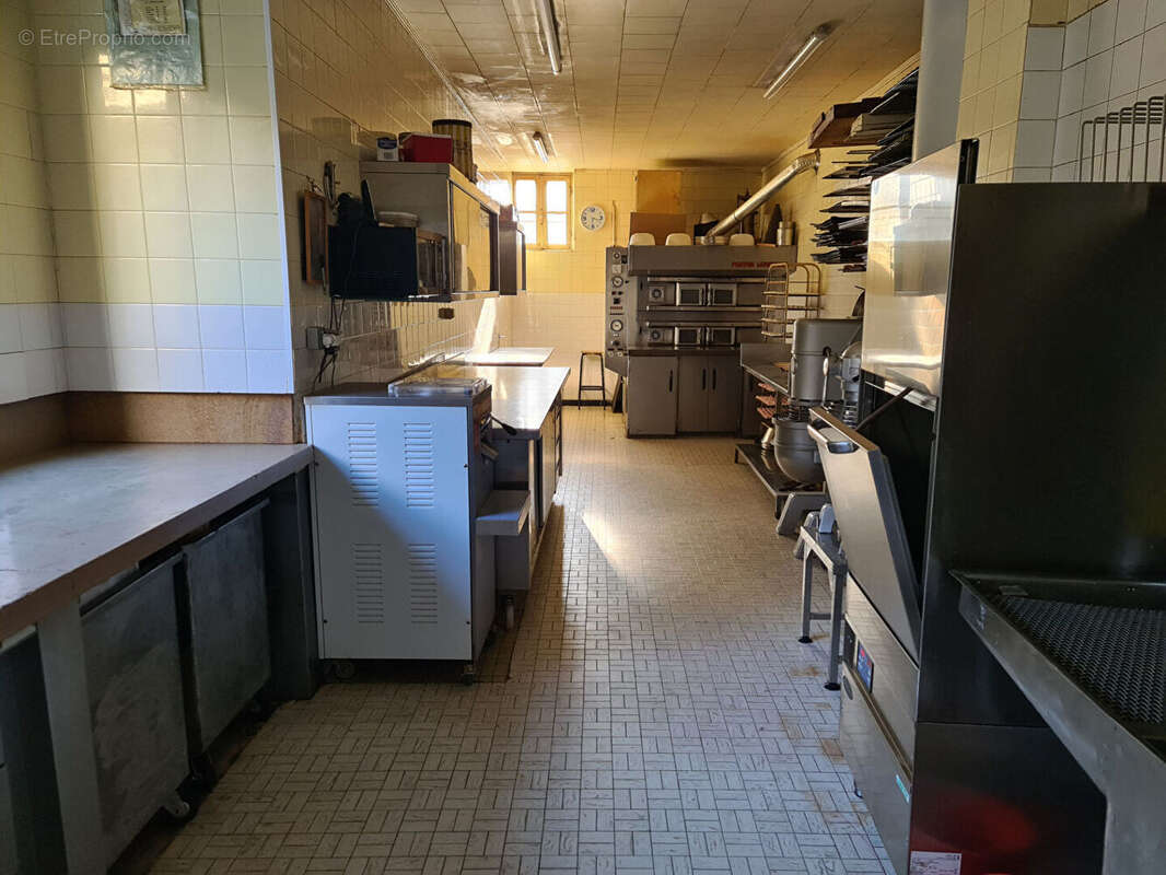 Commerce à MONTCHANIN