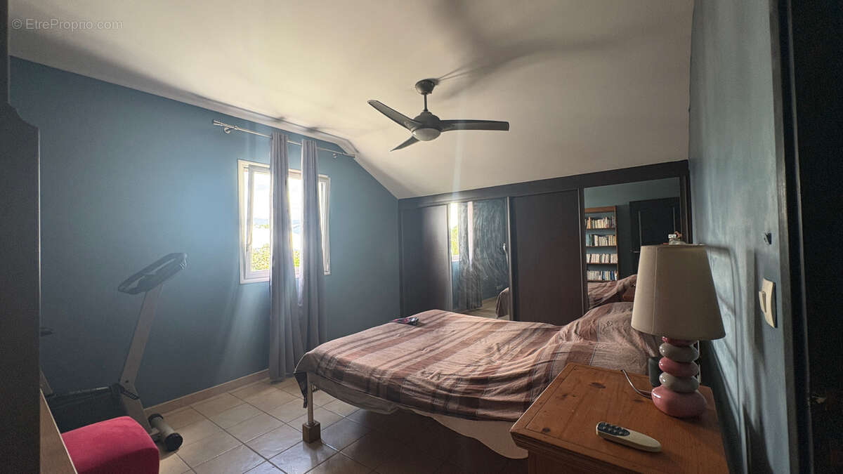 Sainte-Suzanne : villa à vendre avec IMMOBILIERE DE LA PROVIDENCE - photo 8