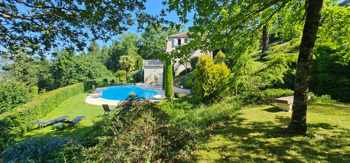 Maison à SAINT-VINCENT-DU-PENDIT