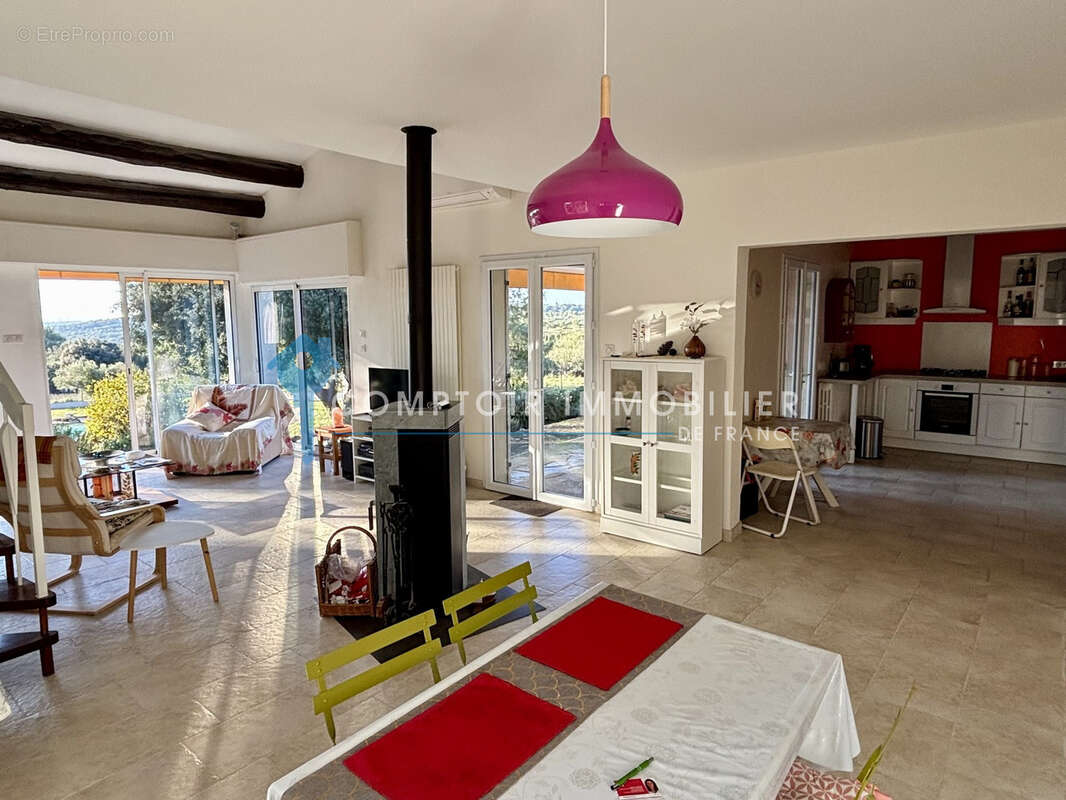 Village en peripherie d'uzes : villa 4 chambres avec piscine et grand terrain - photo 6