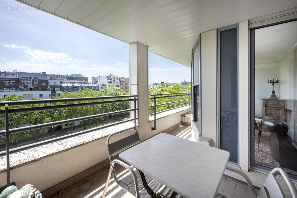Appartement à PARIS-14E