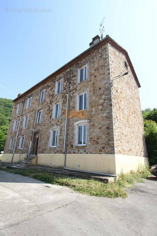 Appartement à MOLIERES-SUR-CEZE