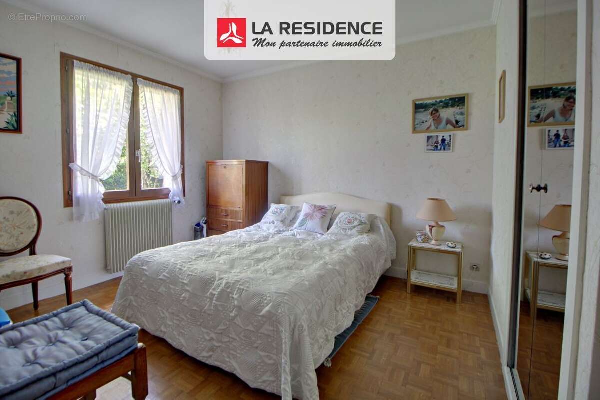 Maison à LES CLAYES-SOUS-BOIS