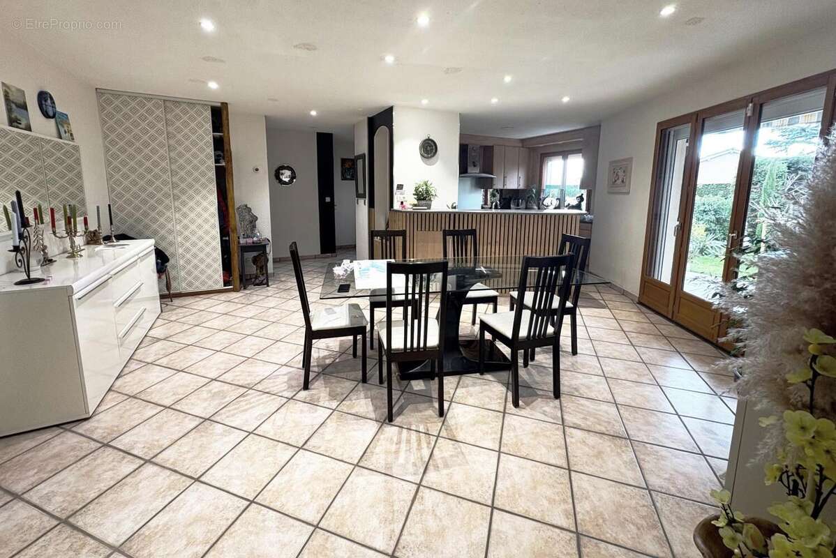 Maison à BEAUREPAIRE