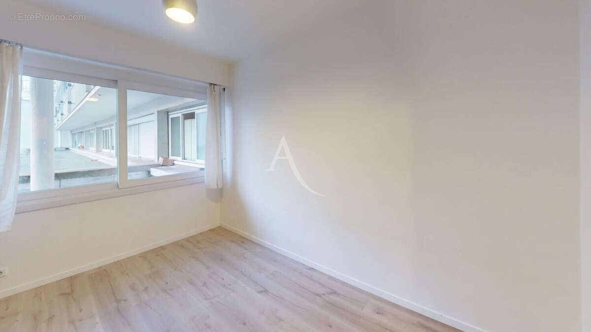 Appartement à PARIS-10E