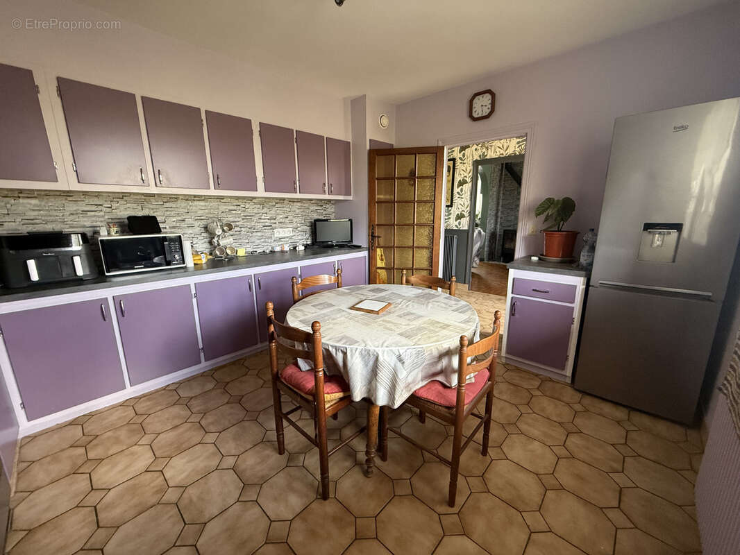Maison à CELLES-SUR-DUROLLE