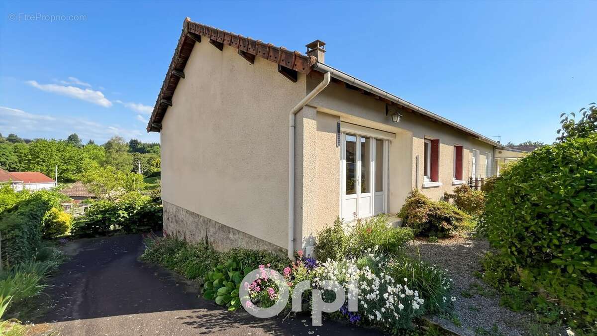 Maison à AMBAZAC