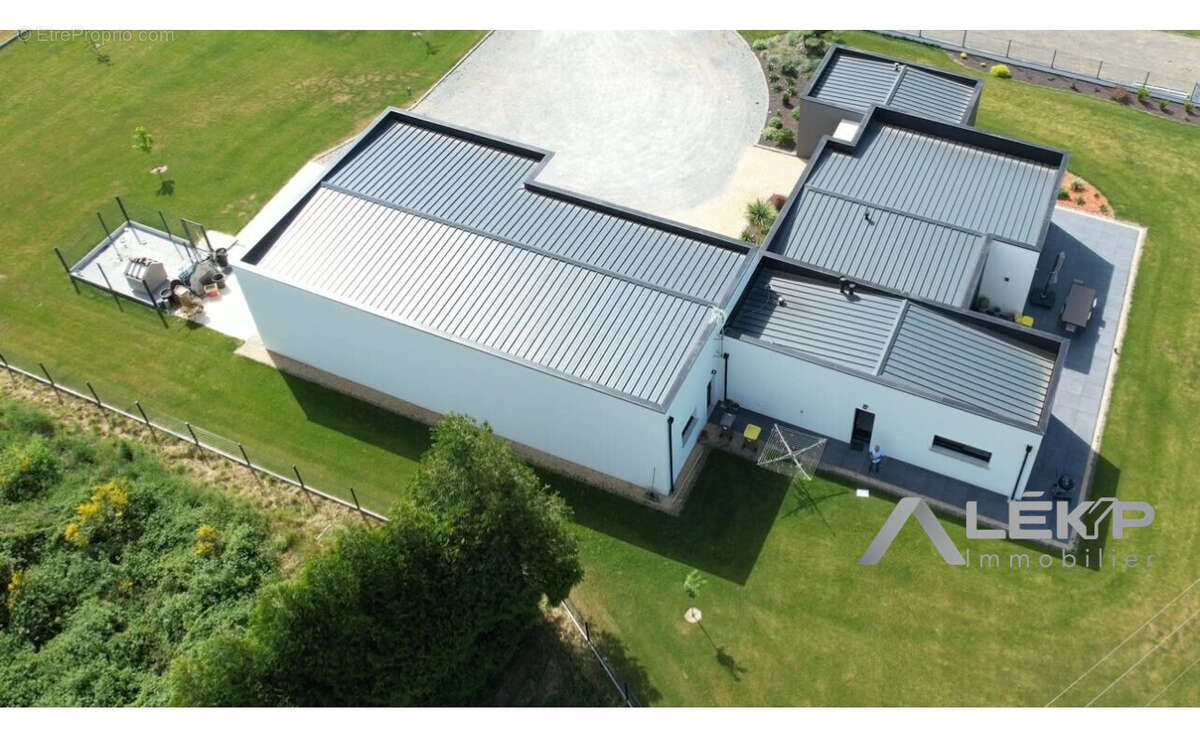 Maison à SAINT-VINCENT-SUR-OUST