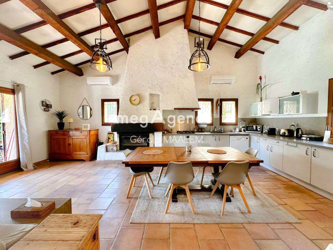 Maison à GASSIN