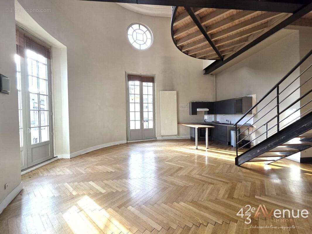 Appartement à SAINT-ETIENNE