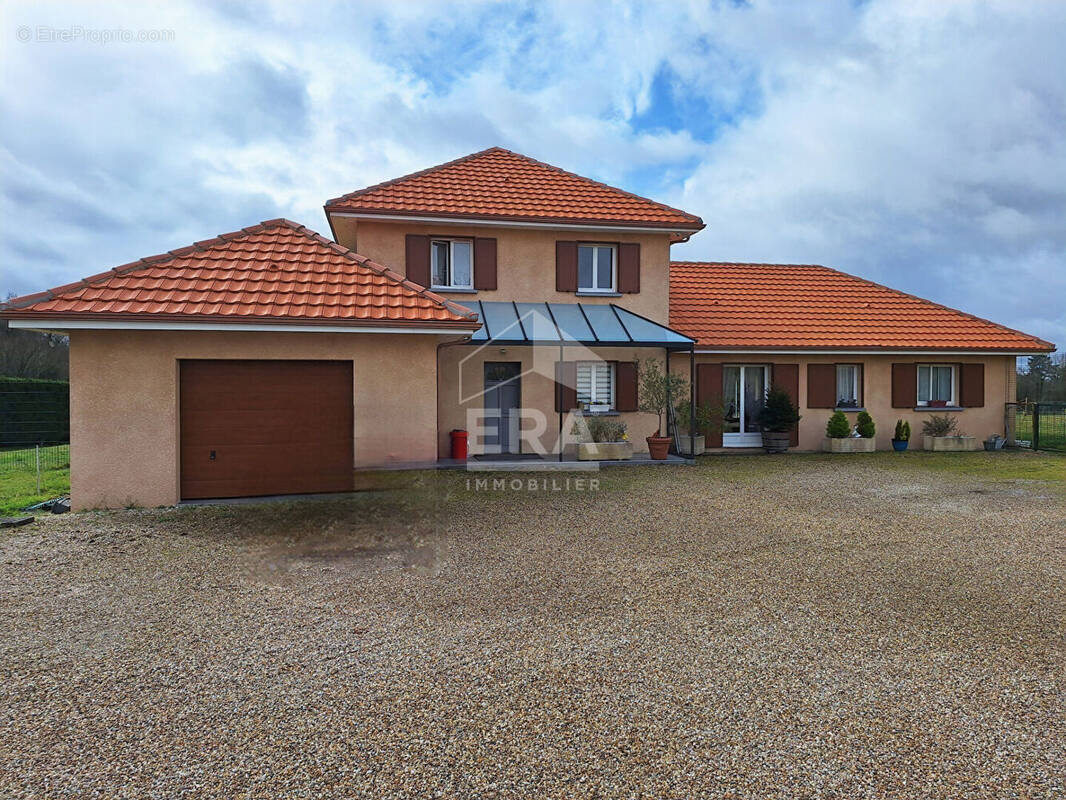 Maison à MONTPON-MENESTEROL