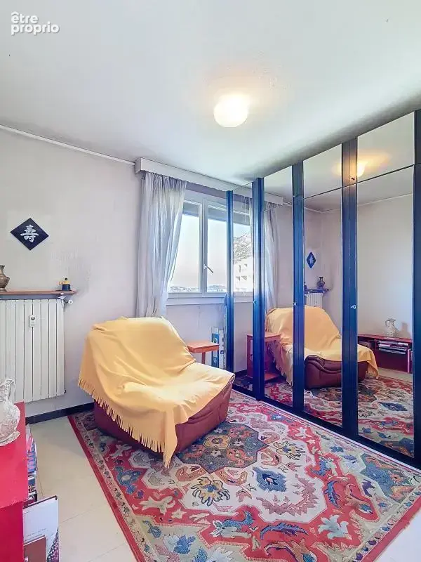 Valoriser progressivement votre patrimoine ! À VENDRE Appartement T4, étage élevé avec balcon, 3 chambres, cave, tout à pied à T - photo 14