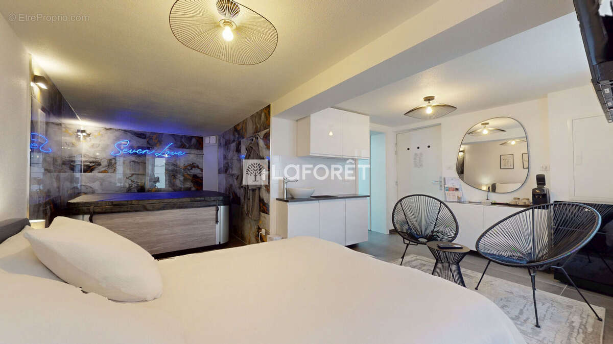 Immeuble Selestat 10 pièces 213.6 m2 - photo 2