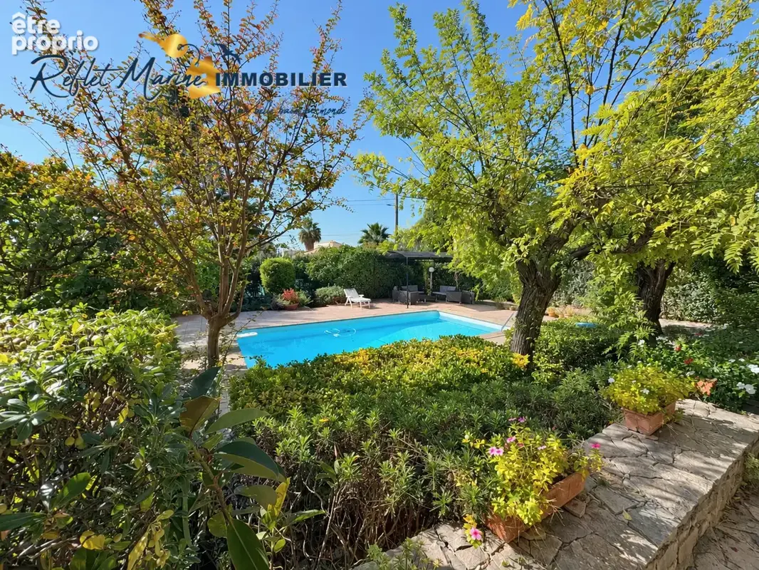 La ciotat quartier saint jean    600m de la mer et des plages -  maison t7 de 150.13 m2 avec piscine et terrai - photo 3