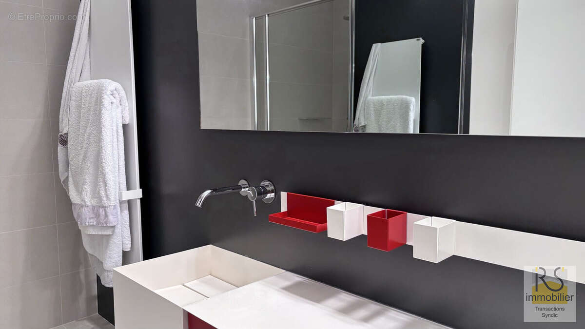 Salle de bains 2 - Appartement à ARACHES-LA-FRASSE