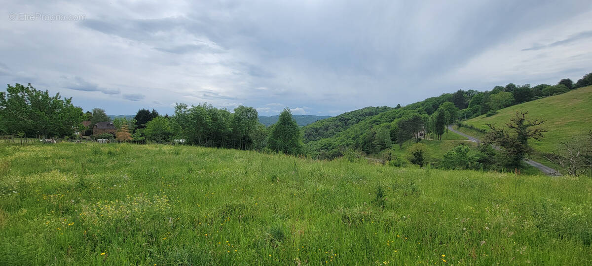 Terrain à ALBIGNAC