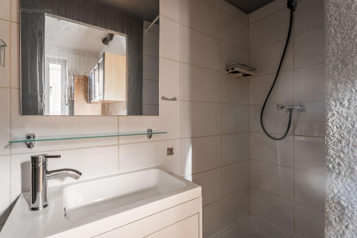 Appartement à MARSEILLE-4E