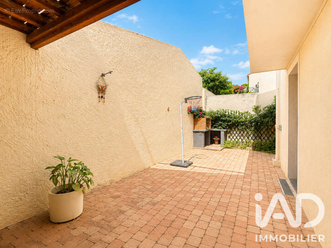 Maison 111 m² à Villeneuve-De-La-Raho  - photo 3