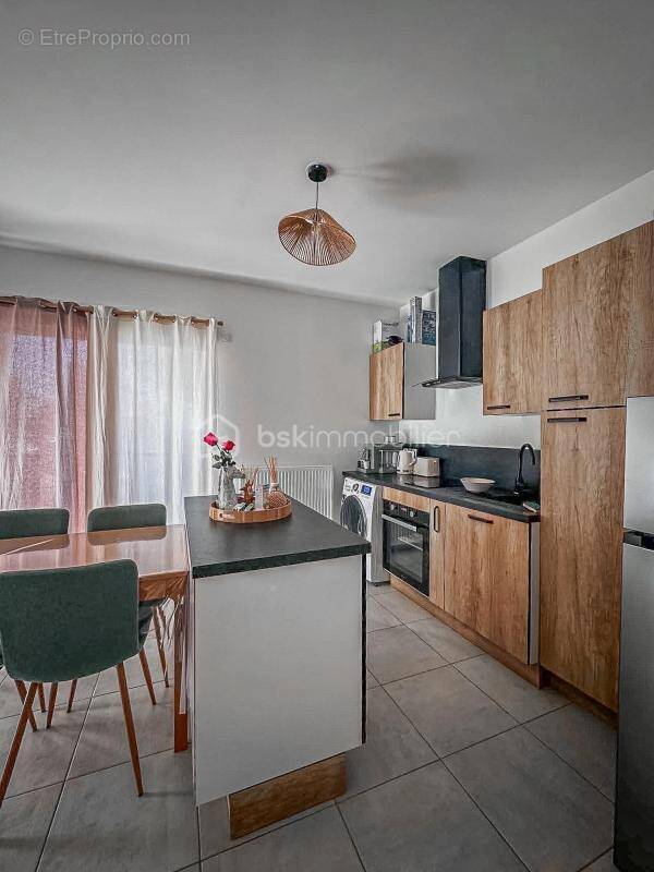 Appartement à CRUSEILLES