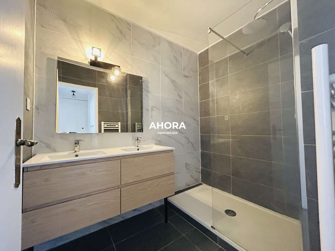 Appartement à MARSEILLE-7E