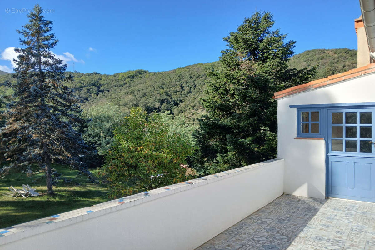 Maison à REYNES