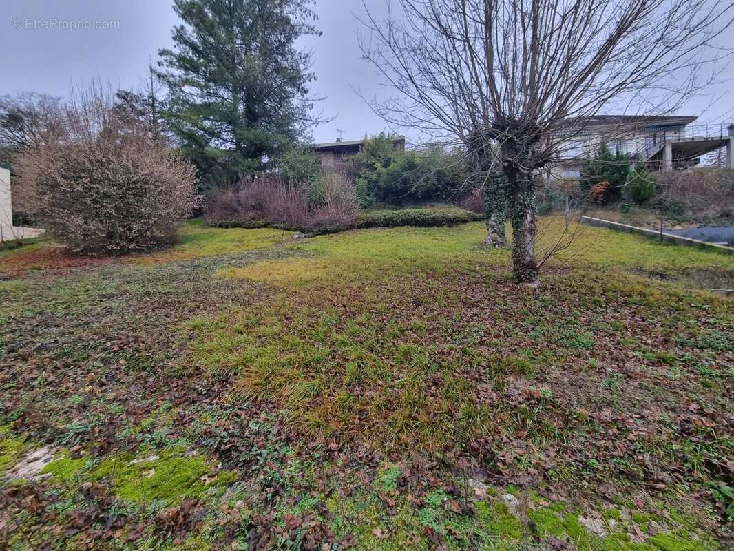 Terrain à BEYNES