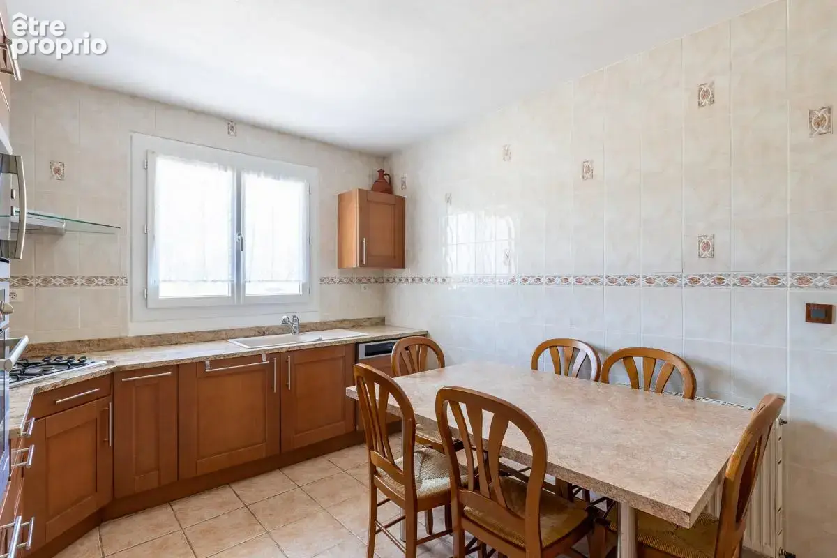 Maison T6 200 m² à Plaisance-du-Touch avec jardin et terrasses - photo 6