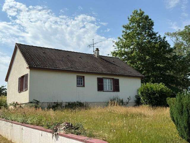 Maison à SAINT-DENIS-DE-MAILLOC
