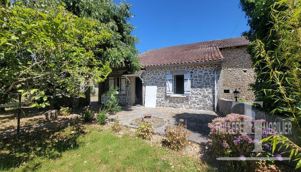 Maison à SAINT-SAUD-LACOUSSIERE