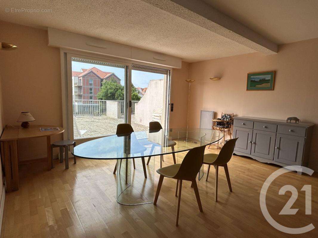 Appartement à NESLES