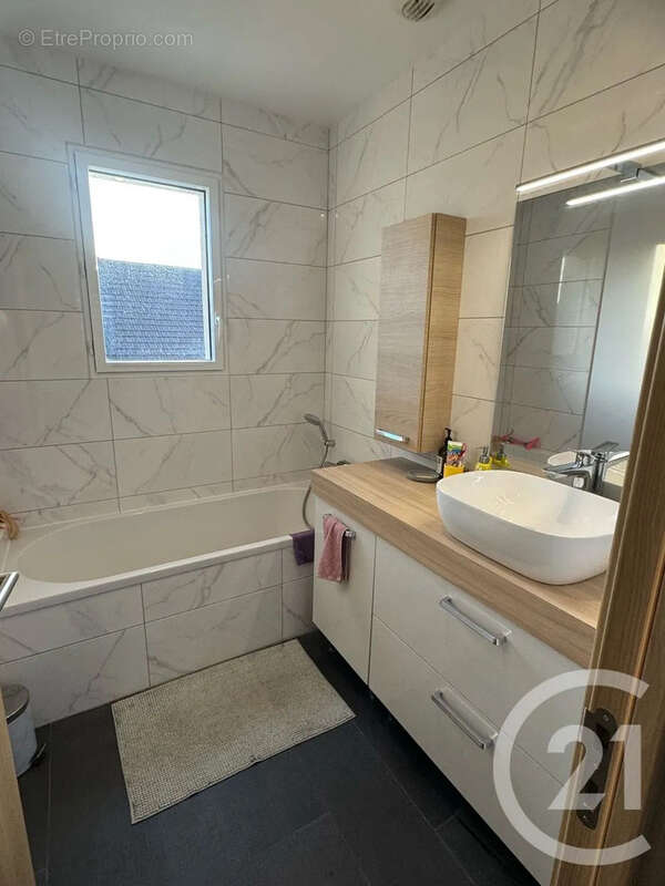 Maison à DAMMARTIN-EN-SERVE